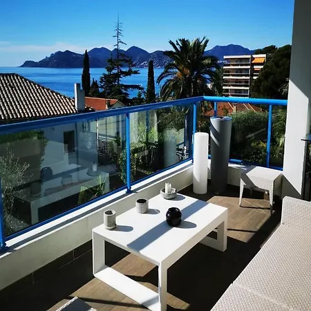 Modern One Bedroomed Just Off The Seafront With A Terrace And Pool Access 1753 Apartman Cannes