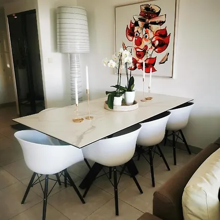 Apartman Modern One Bedroomed Just Off The Seafront With A Terrace And Pool Access 1753 *