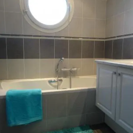 Apartman Modern One Bedroomed Just Off The Seafront With A Terrace And Pool Access 1753 Cannes
