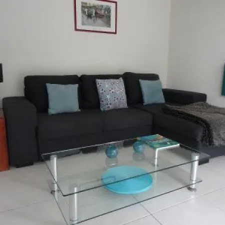 Apartman Modern One Bedroomed Just Off The Seafront With A Terrace And Pool Access 1753 Cannes